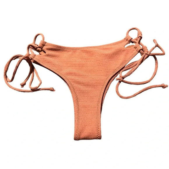 Sunny Co. Cheeky Thong Bikini Bottom - New Without Tags - Size Medium - Picture 10 of 11